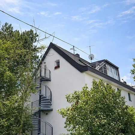 Sonnige Design-dachwohnung Mit Fernblick Apartamento