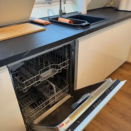 Sonnige Design-dachwohnung Mit Fernblick Apartment *