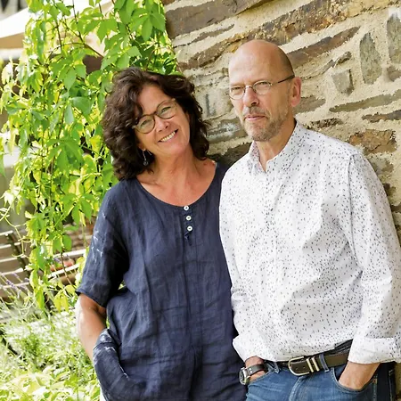 Sonnige Design-dachwohnung Mit Fernblick