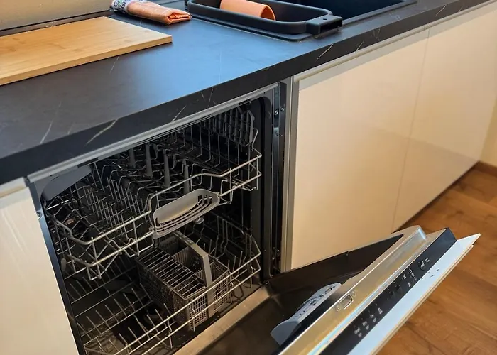 Sonnige Design-dachwohnung Mit Fernblick Apartment *